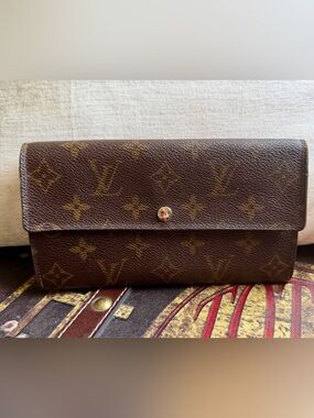 💚Louis Vuitton Monogram Vintage Sarah Wallet💚